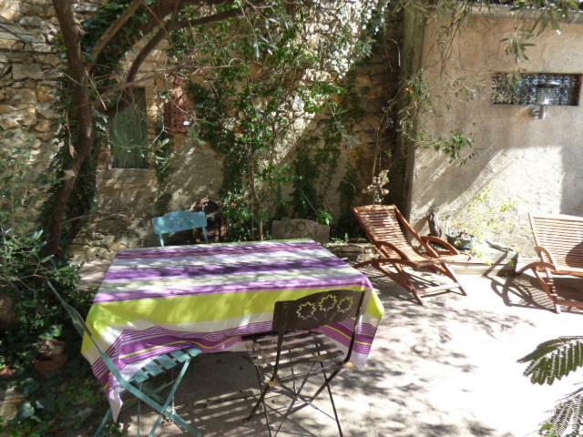 Domaine Chanoine Rambert Saint-Andre-d'Olerargues 外观 照片